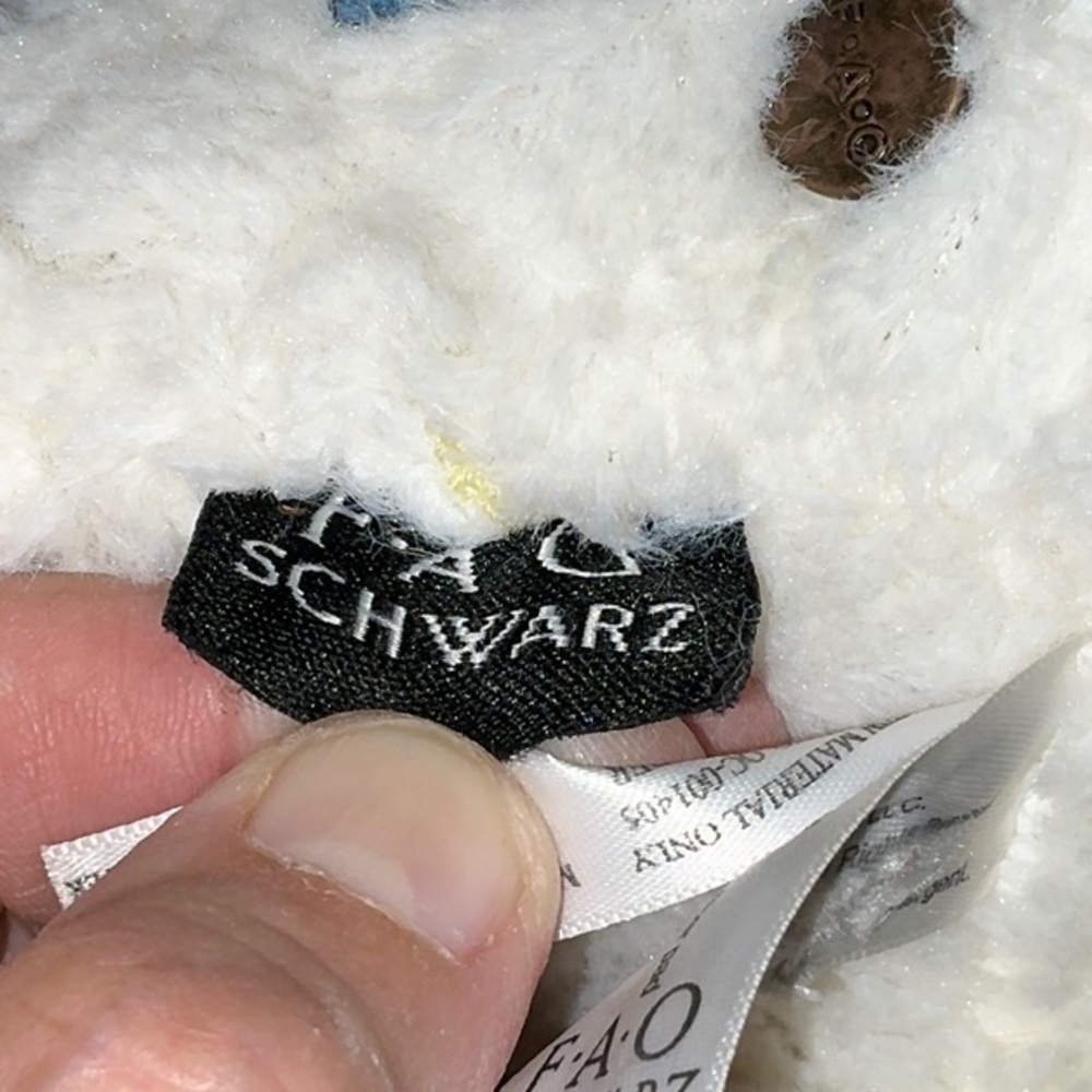 FAO Schwarz, Llama/Alpaca Stuffy - Picture 9 of 9